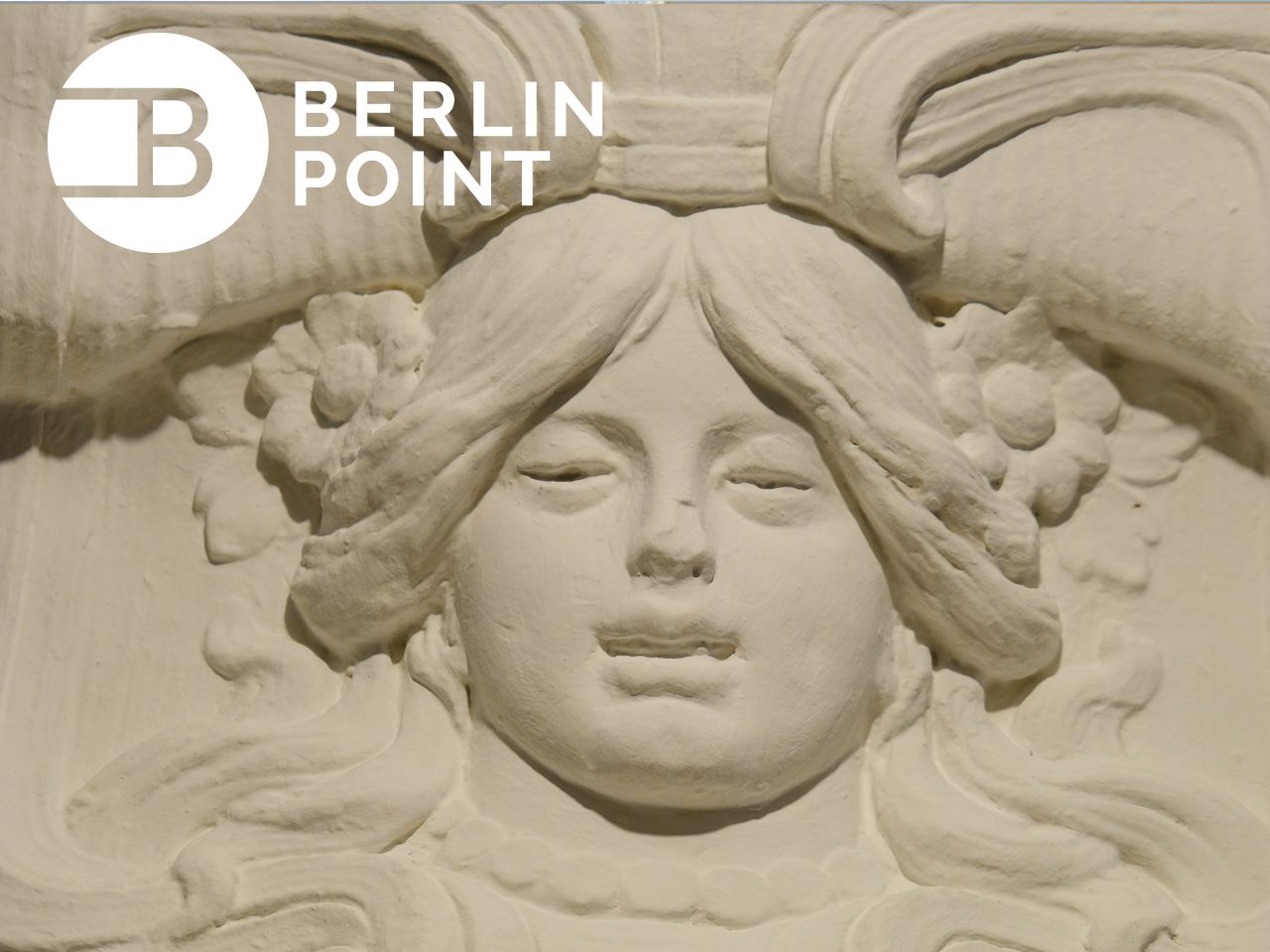 VERKAUFT_Kreuzkölln + Altbaucharme + ganz oben mit Aussicht + Balkon