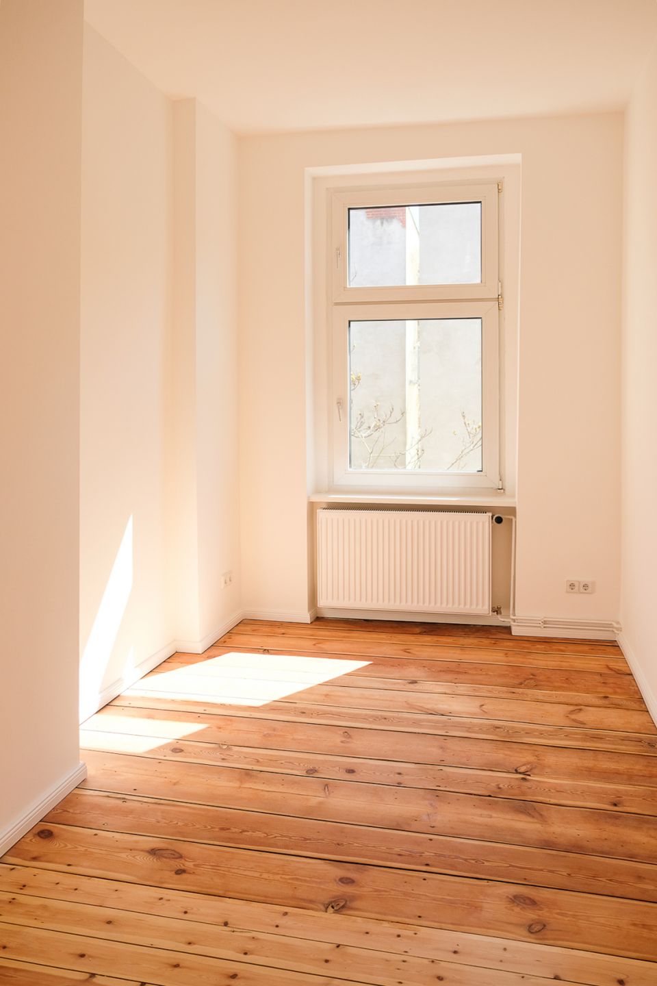 VERKAUFT - Altbauwohnung mitten im Reuterkiez + SOFORT BEZUGSFREI