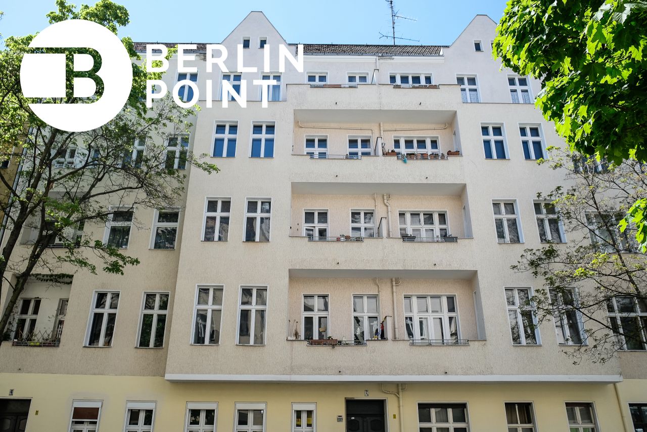 VERKAUFT + Direkt am Böhmischen Platz + ALTBAUCHARME +  Stuck + Erker + Dielen + Balkon