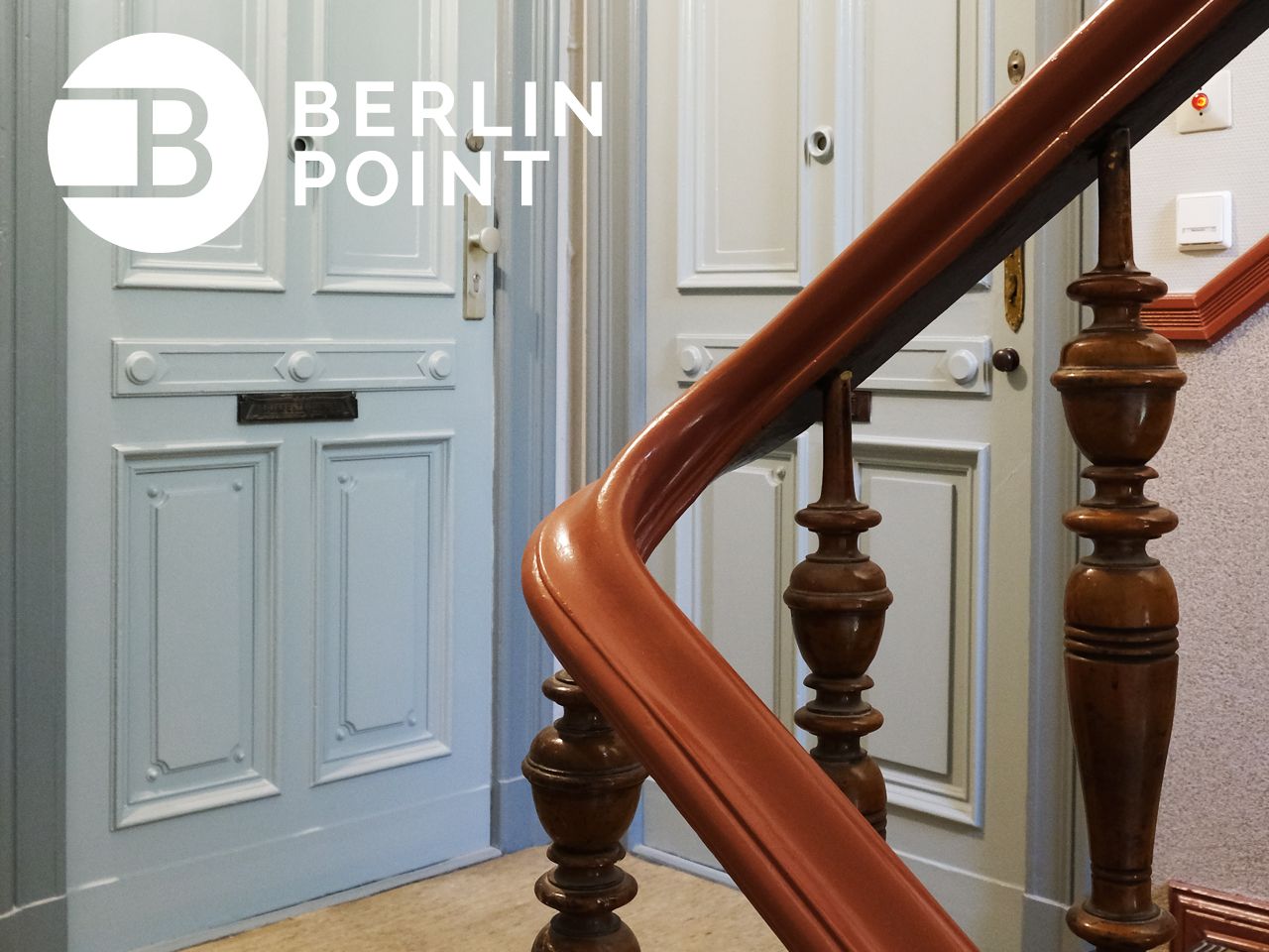 VERKAUFT ++ Kreuzkölln + Altbau + 2 Zi + Balkon + ganz oben + bezugsfrei