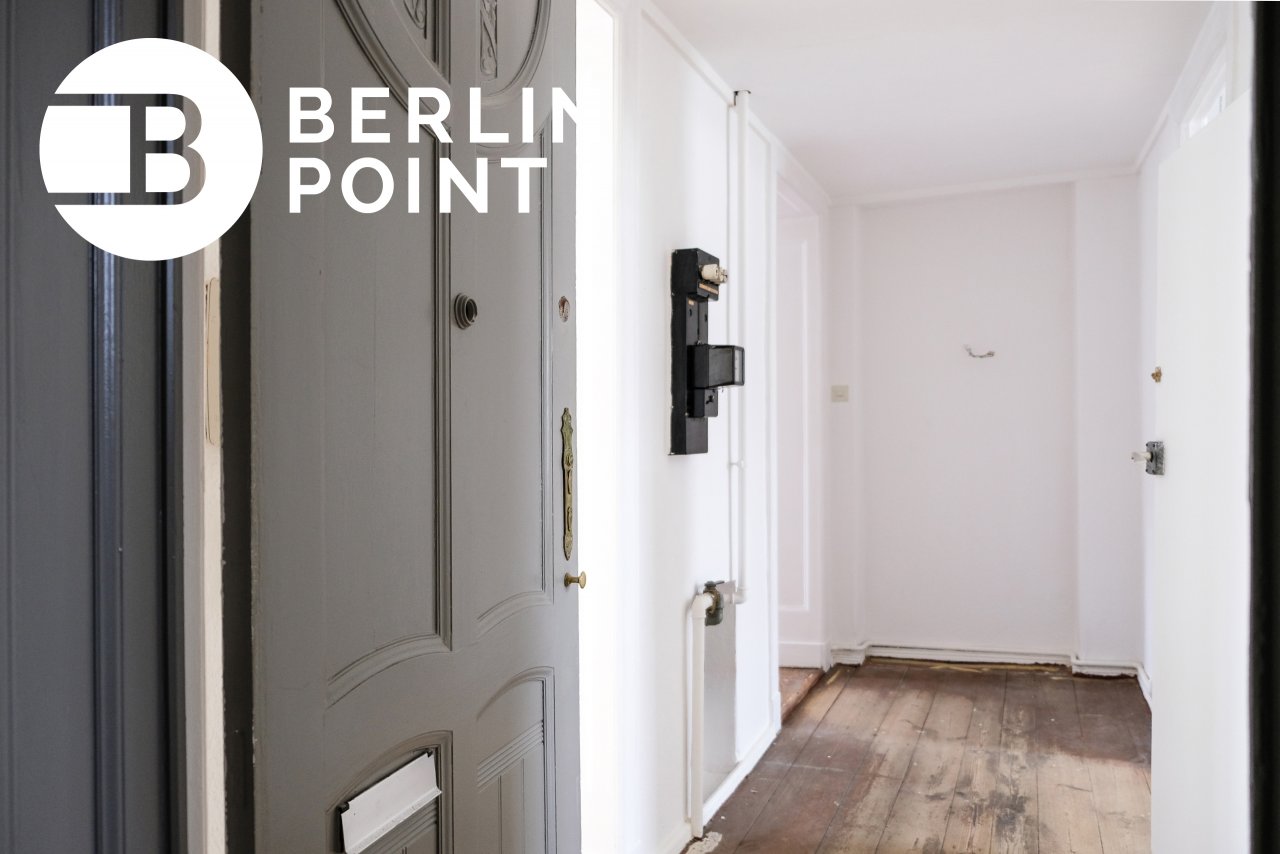 VERKAUFT + Böhmischen Platz + Ganz oben + ALTBAUCHARME + 2 Balkone