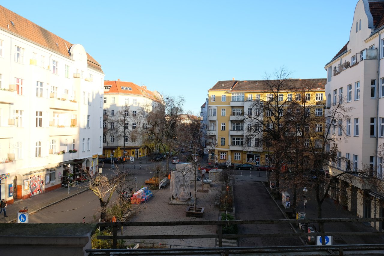 VERKAUFT + Am Böhmischen Platz + ALTBAUCHARME + Erker + Stuck + Balkon