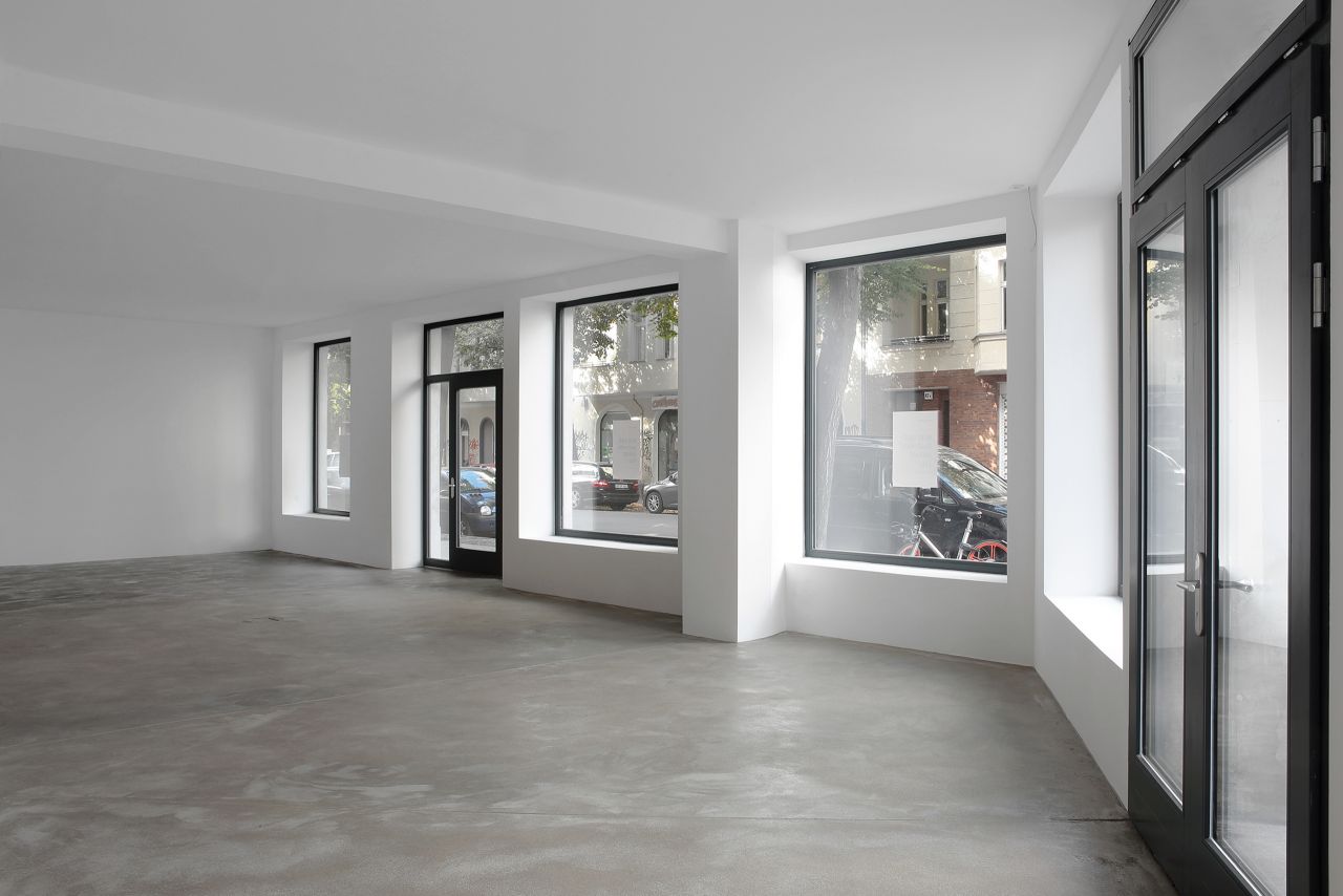 Berlin:  + Böhmischer Platz + Laden + Showroom +  grosse Schaufenster  