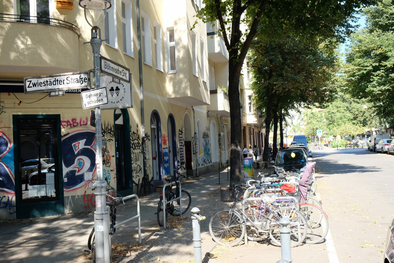 Original Altbaucharme am Böhmischen Platz + zu sanieren !