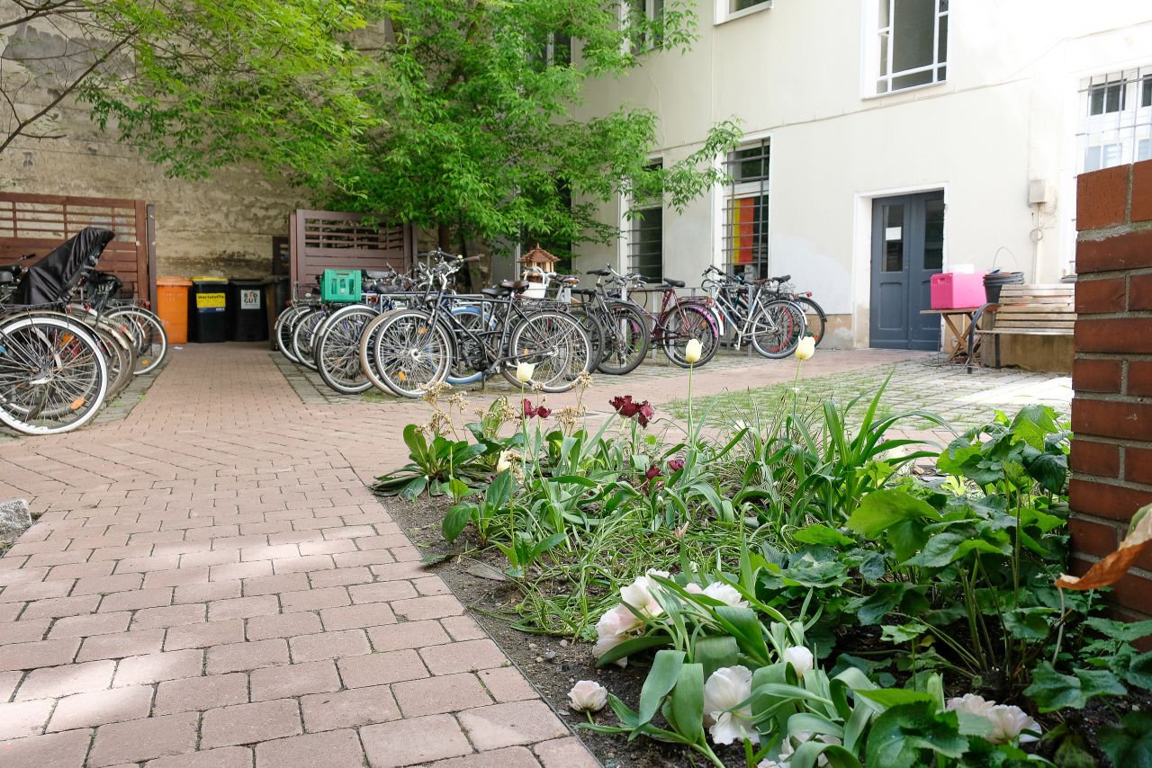 Original Altbaucharme am Böhmischen Platz + zu sanieren !