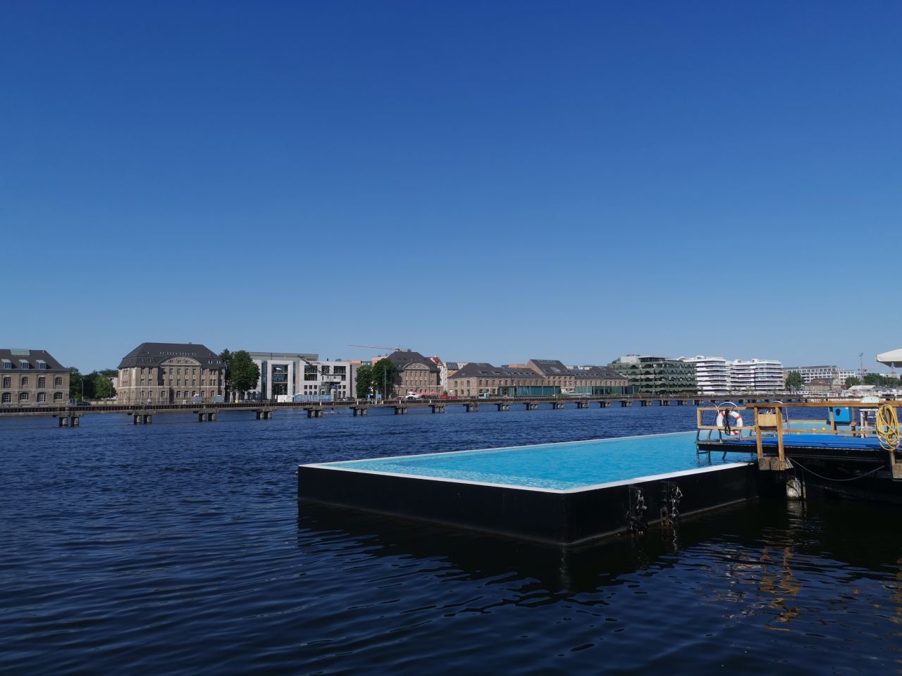 Badeschiff Badeschiff
