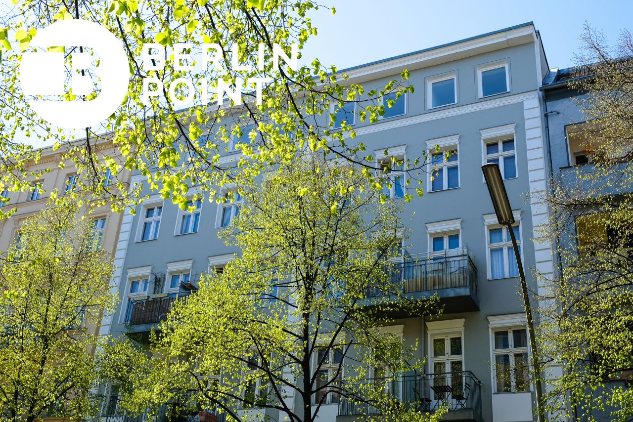 Berlin:  + Pannierstrasse +  Charming Altbau to renvoate 